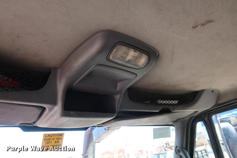 image for item DF3540 2006 International 7600 vacuum truck