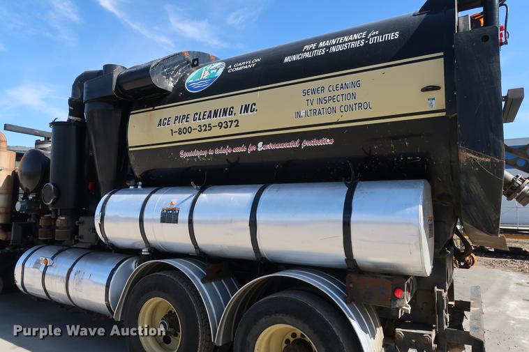 image for item DF3540 2006 International 7600 vacuum truck