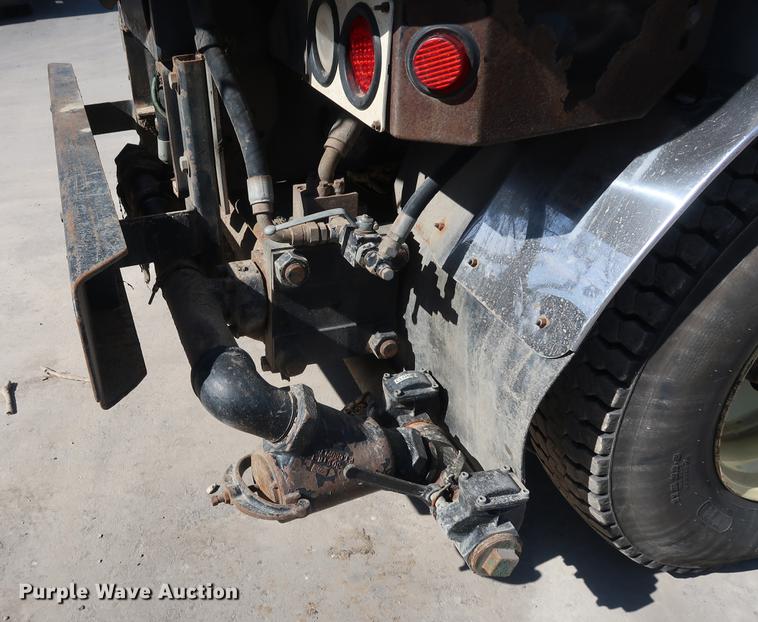 image for item DF3540 2006 International 7600 vacuum truck