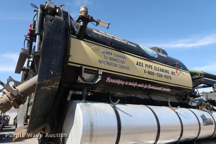 image for item DF3540 2006 International 7600 vacuum truck