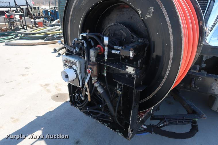 image for item DF3540 2006 International 7600 vacuum truck