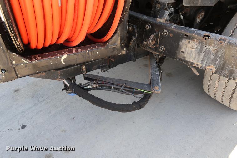 image for item DF3540 2006 International 7600 vacuum truck