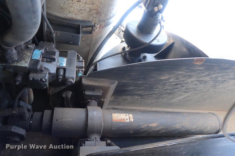 image for item DF3540 2006 International 7600 vacuum truck