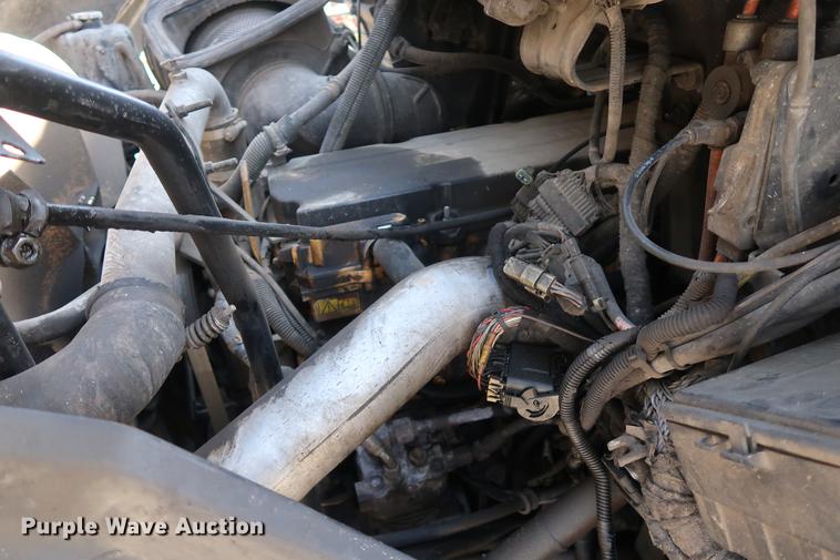 image for item DF3540 2006 International 7600 vacuum truck