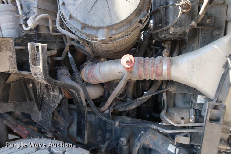 image for item DF3540 2006 International 7600 vacuum truck