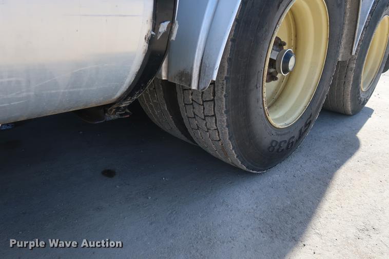 image for item DF3540 2006 International 7600 vacuum truck