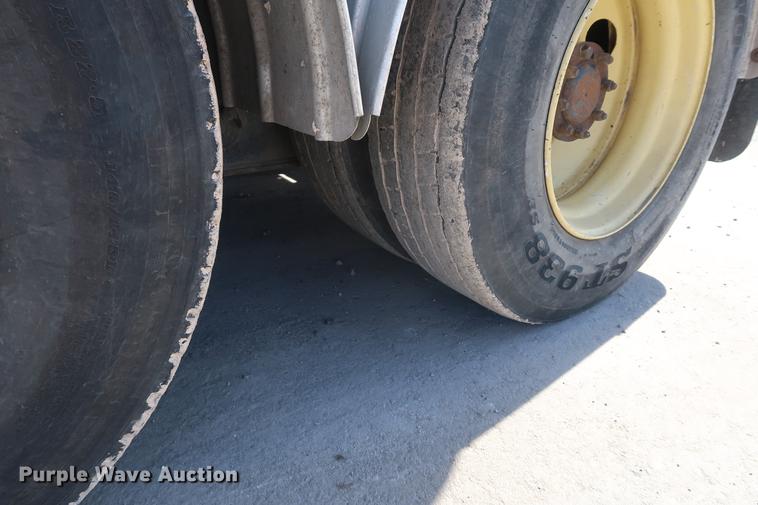 image for item DF3540 2006 International 7600 vacuum truck