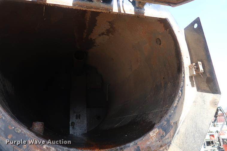 image for item DF3540 2006 International 7600 vacuum truck