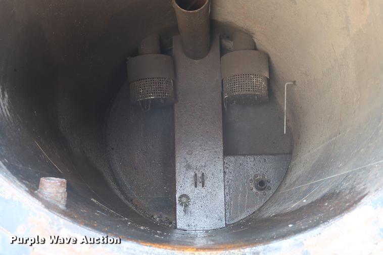 image for item DF3540 2006 International 7600 vacuum truck