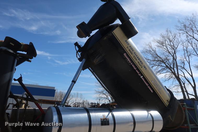 image for item DF3540 2006 International 7600 vacuum truck