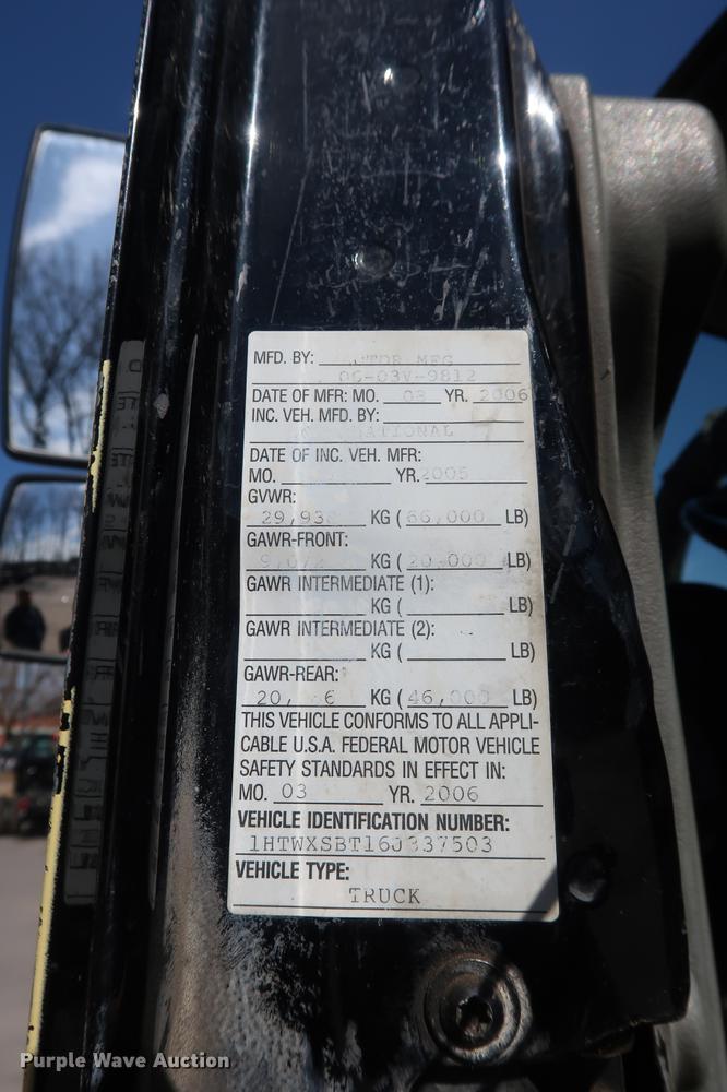 image for item DF3540 2006 International 7600 vacuum truck