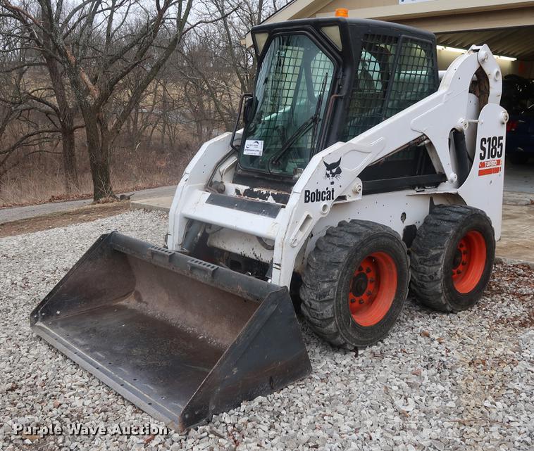 image for item DF3543 2004 Bobcat S185 skid steer