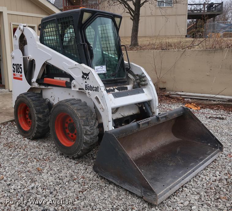 image for item DF3543 2004 Bobcat S185 skid steer