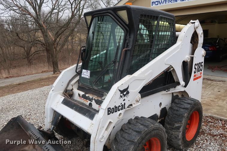 image for item DF3543 2004 Bobcat S185 skid steer