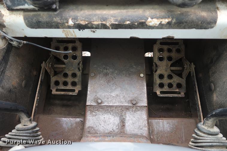 image for item DF3543 2004 Bobcat S185 skid steer