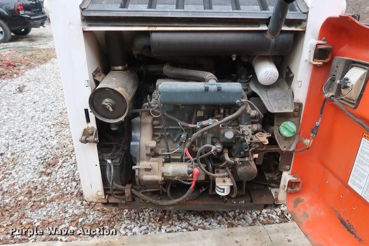 image for item DF3543 2004 Bobcat S185 skid steer