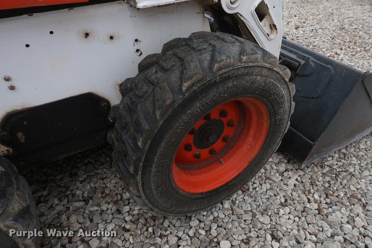 image for item DF3543 2004 Bobcat S185 skid steer