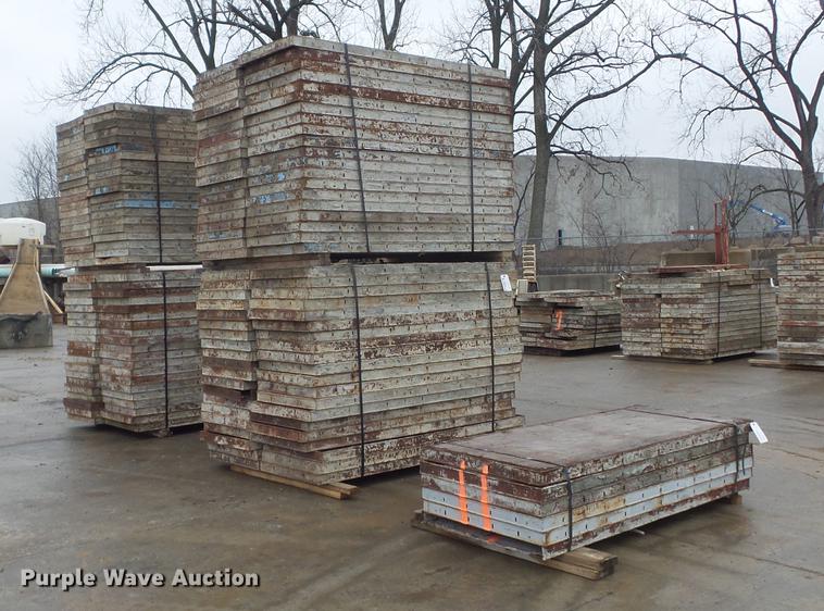 image for item DM9993 (166) concrete forms