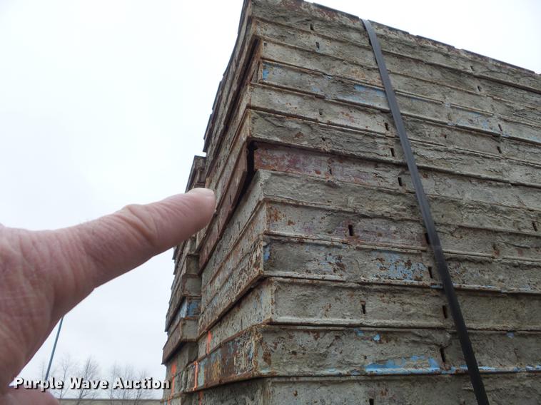 image for item DM9993 (166) concrete forms