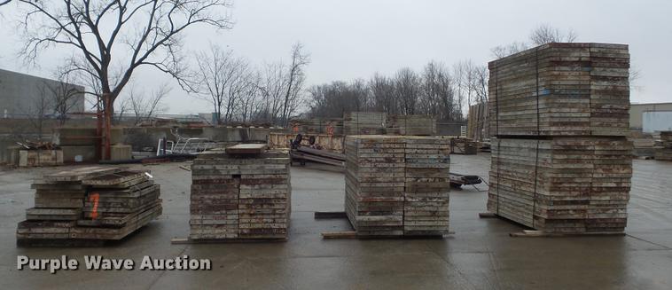 image for item DM9994 (182) concrete forms