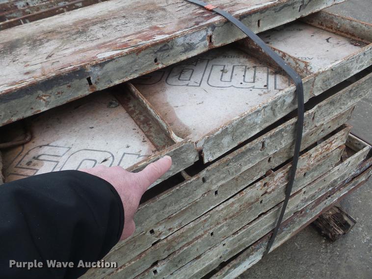 image for item DM9994 (182) concrete forms