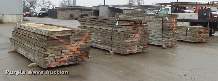 image for item DM9995 (114) concrete forms