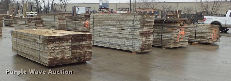 image for item DM9995 (114) concrete forms