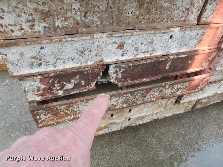 image for item DM9995 (114) concrete forms