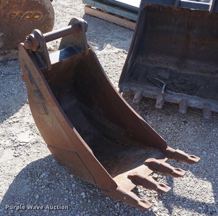 image for item DN9310 (2) Caterpillar backhoe buckets
