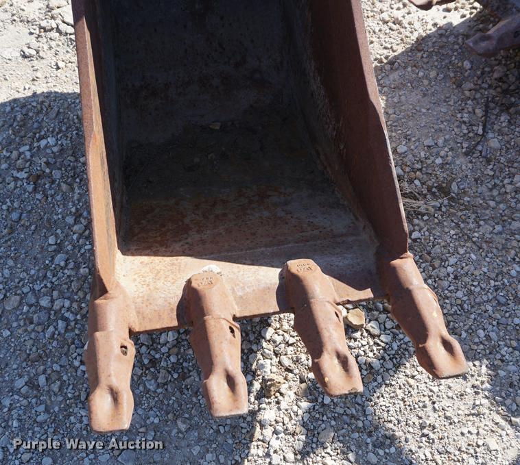 image for item DN9310 (2) Caterpillar backhoe buckets