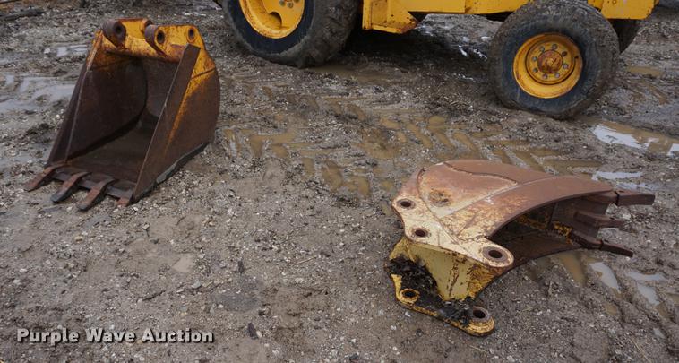image for item DN9330 (2) John Deere backhoe buckets