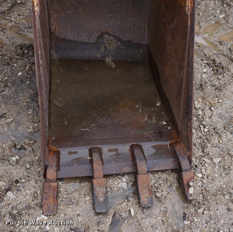 image for item DN9330 (2) John Deere backhoe buckets