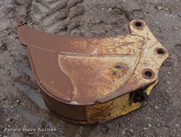 image for item DN9330 (2) John Deere backhoe buckets