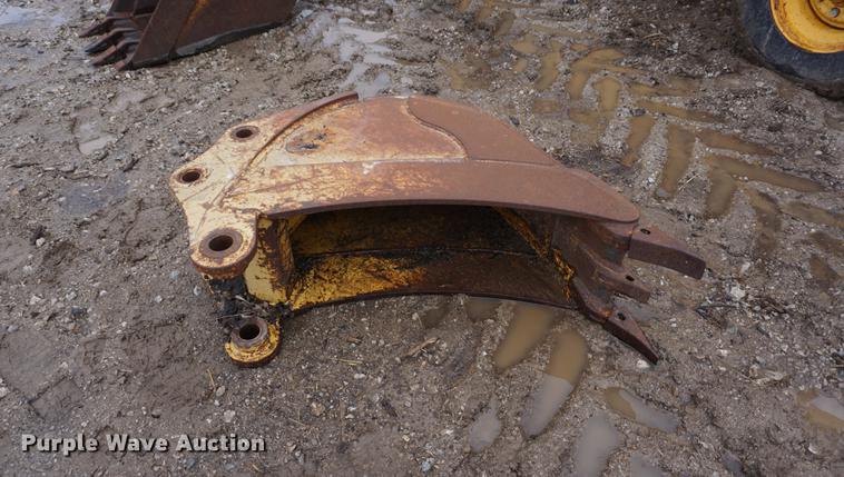 image for item DN9330 (2) John Deere backhoe buckets
