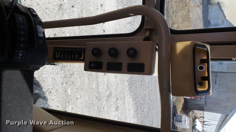 image for item DP9575 2006 Caterpillar 140H motor grader