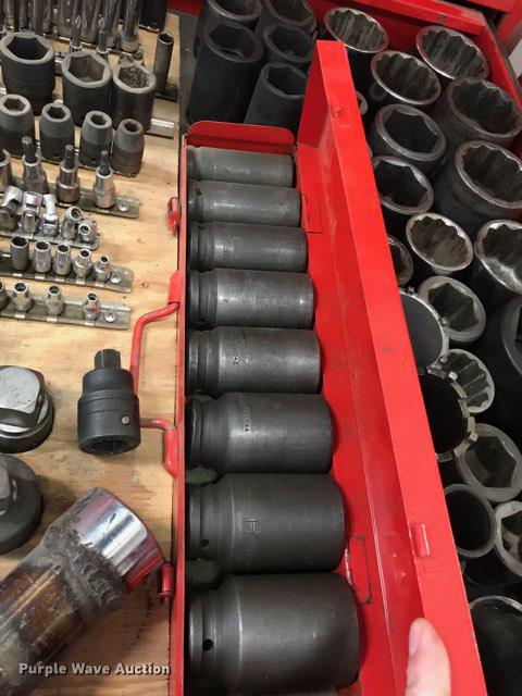 image for item DP9585 Snap-on toolbox with tools