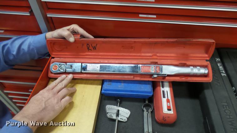 image for item DP9585 Snap-on toolbox with tools