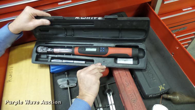 image for item DP9585 Snap-on toolbox with tools