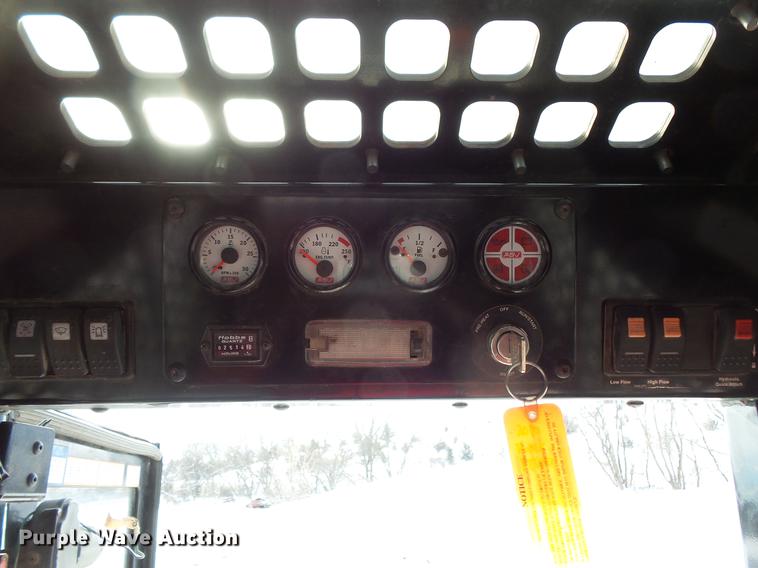 image for item DV9551 2010 Terex PT-100 skid steer