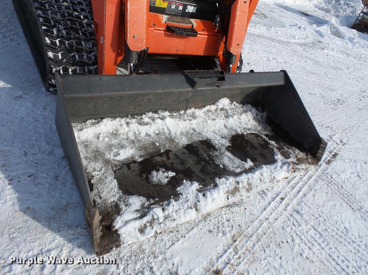 image for item DV9553 2013 Kubota SVL90-2 skid steer