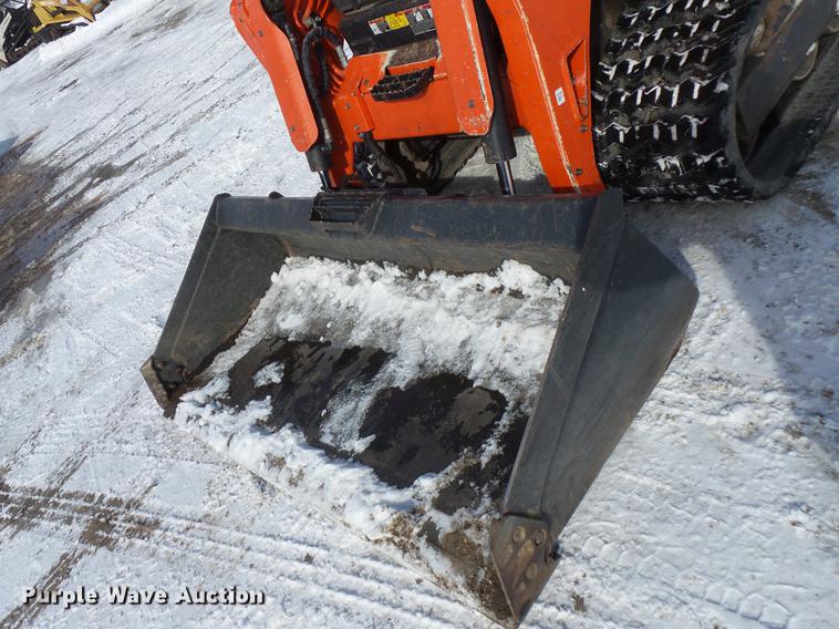 image for item DV9553 2013 Kubota SVL90-2 skid steer