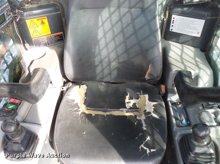 image for item DV9553 2013 Kubota SVL90-2 skid steer