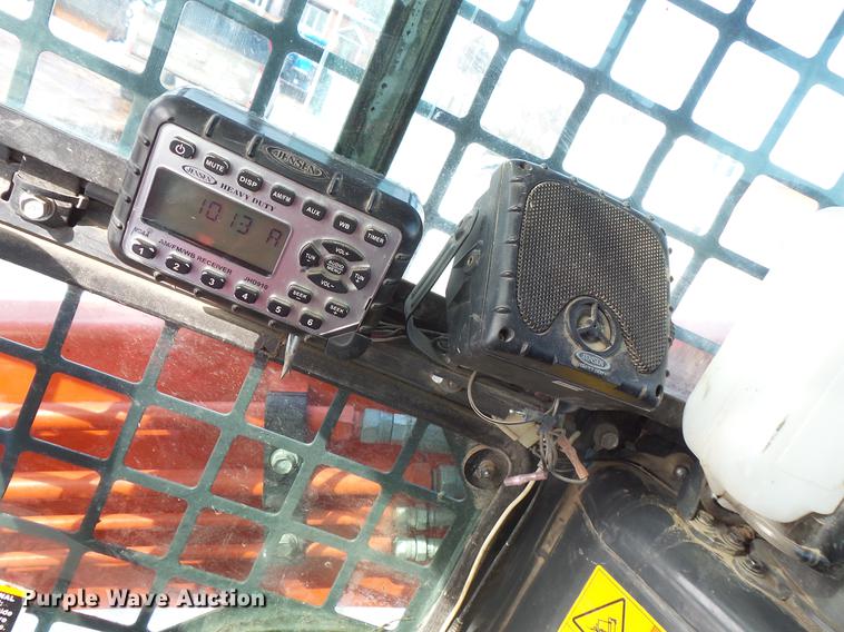 image for item DV9553 2013 Kubota SVL90-2 skid steer