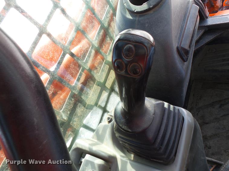 image for item DV9553 2013 Kubota SVL90-2 skid steer