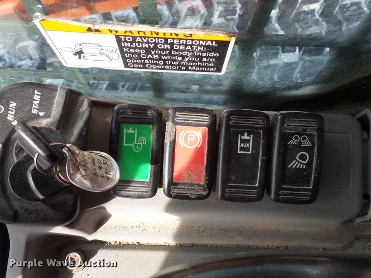 image for item DV9553 2013 Kubota SVL90-2 skid steer