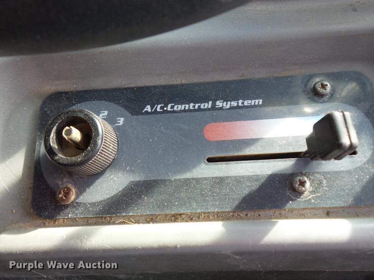 image for item DV9553 2013 Kubota SVL90-2 skid steer