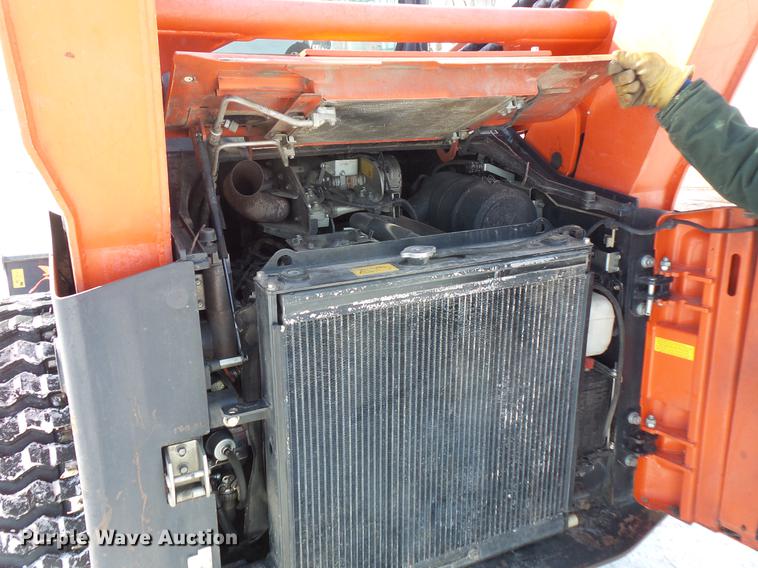 image for item DV9553 2013 Kubota SVL90-2 skid steer