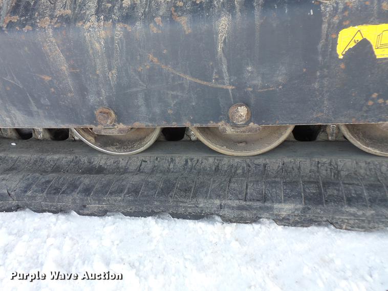 image for item DV9553 2013 Kubota SVL90-2 skid steer