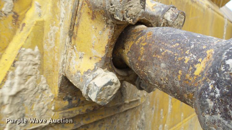 image for item DX9353 2006 Komatsu D65EX-15R dozer