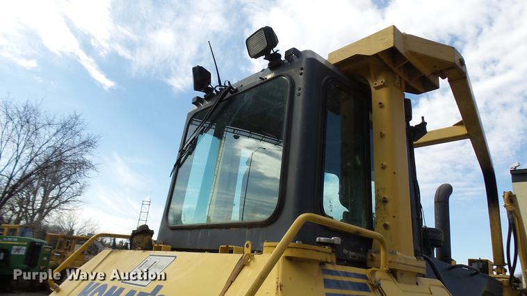 image for item DX9353 2006 Komatsu D65EX-15R dozer